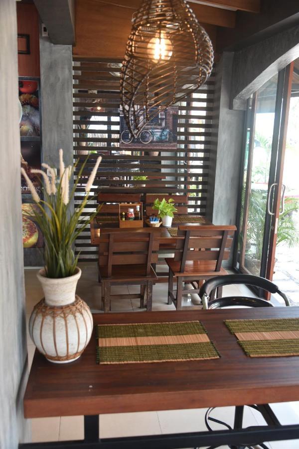 The Palm Delight Lodge Jomtien Exterior foto